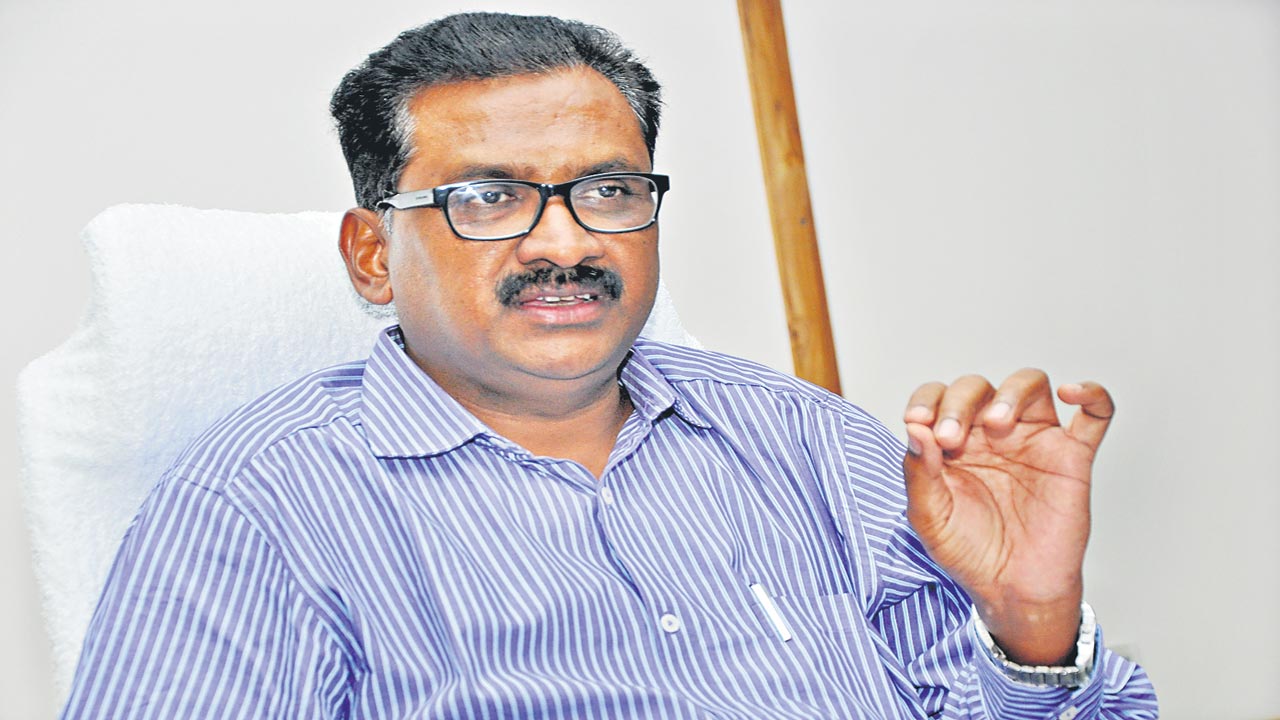 రాజకీయ ప్రయోజనాల కోసమే రాద్ధాంతం