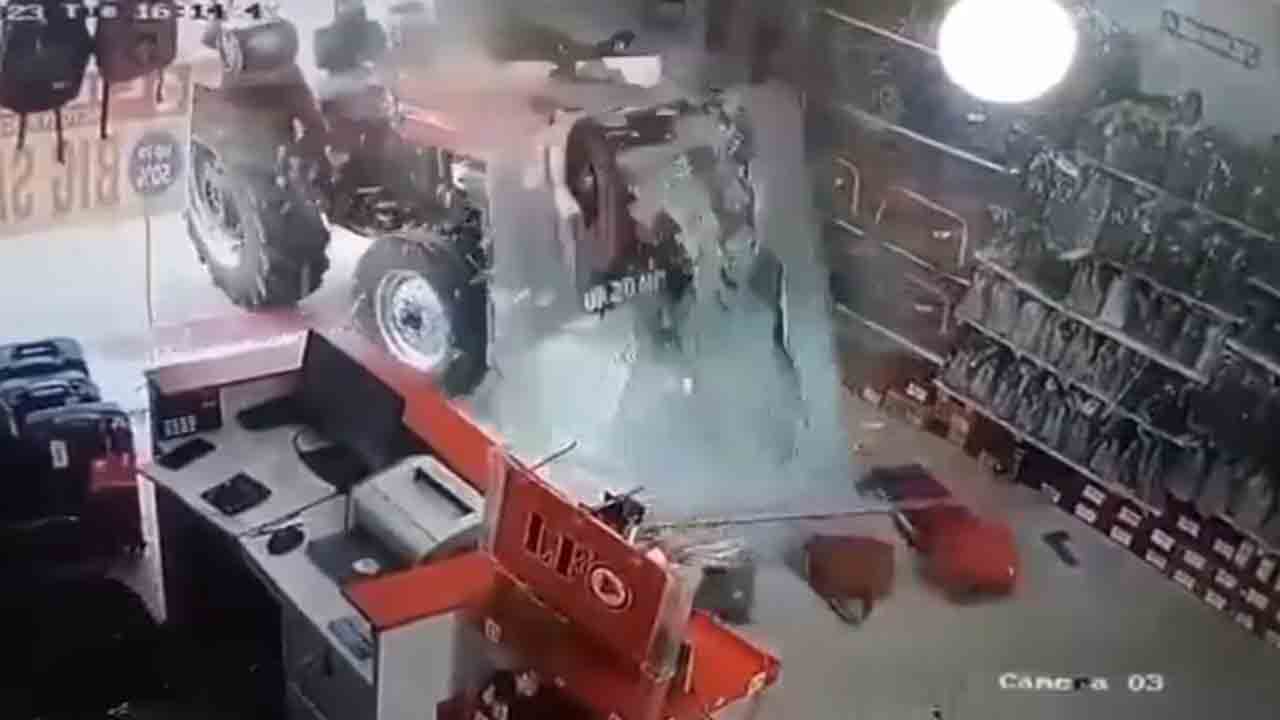 Viral Video | దానంతట అదే స్టార్ట్‌ అయిన ట్రాక్టర్.. తర్వాత ఏం జరిగిందంటే!