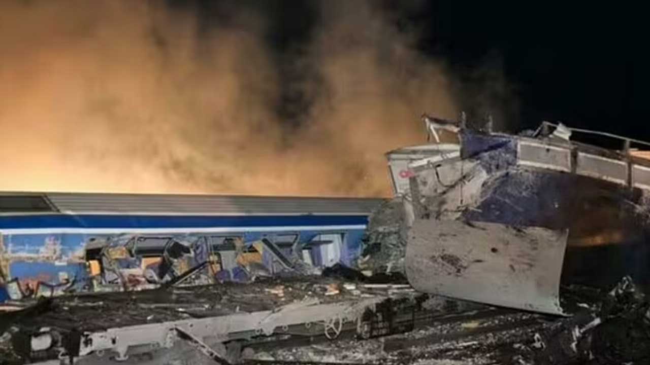 Train Collision | గ్రీన్‌లో ఢీకొట్టుకున్న రైళ్లు.. 26 మంది మృతి