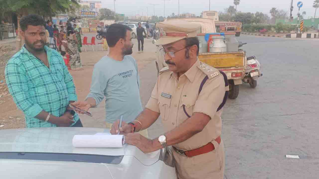 ఉల్లంఘనులపై కొరడా