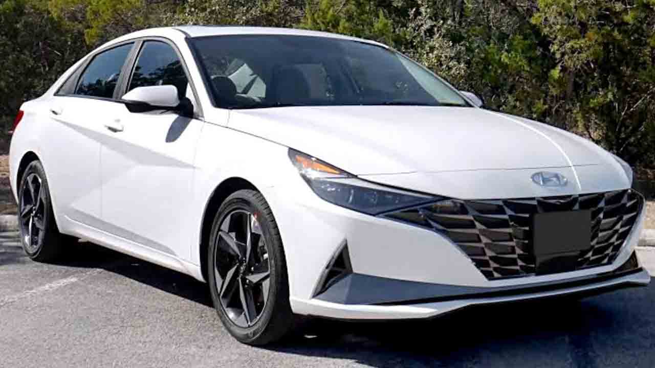 Hyundai New Verna | మార్కెట్‌లోకి న్యూ వెర్నా.. ధ‌ర రూ.10.89 ల‌క్ష‌ల నుంచి షురూ..!