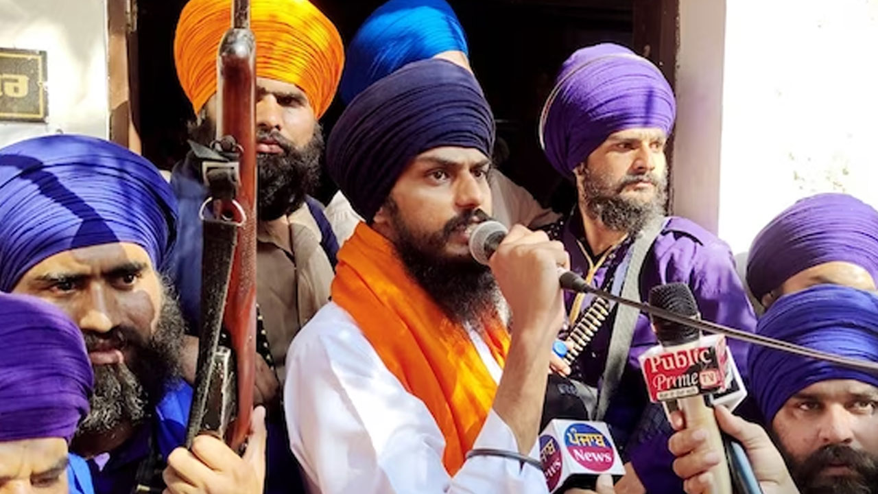 Amritpal Singh: 80 వేల మంది పోలీసులున్నారు.. అమృత్‌పాల్ ఎలా త‌ప్పించుకున్నాడు?