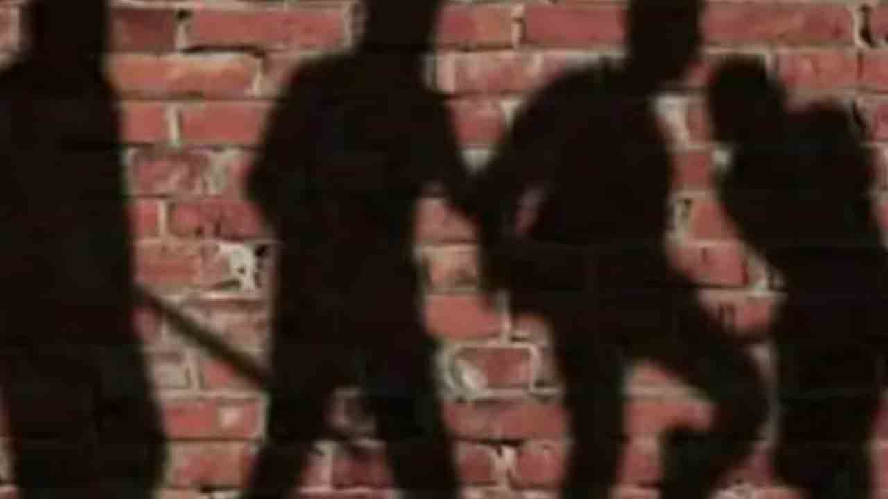 Hindu students | పాక్‌లో హిందూ విద్యార్థులకు గాయాలు.. హోలీ వేడుకలను అడ్డుకుని వారిపై దాడి