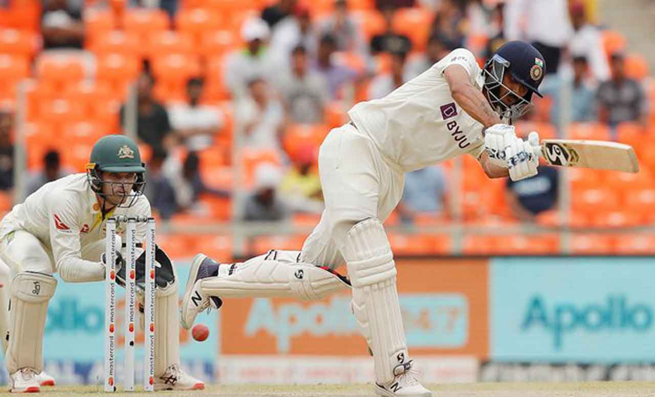 IND vs AUS | అక్ష‌ర్ ప‌టేల్ బౌల్డ్.. భార‌త్ స్కోర్ ఎంతంటే..?