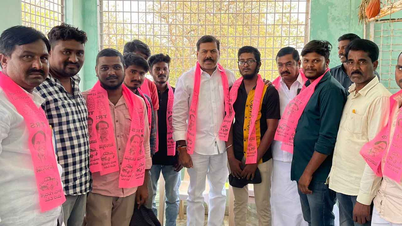 కార్యకర్తలకు బీఆర్‌ఎస్‌ అండ