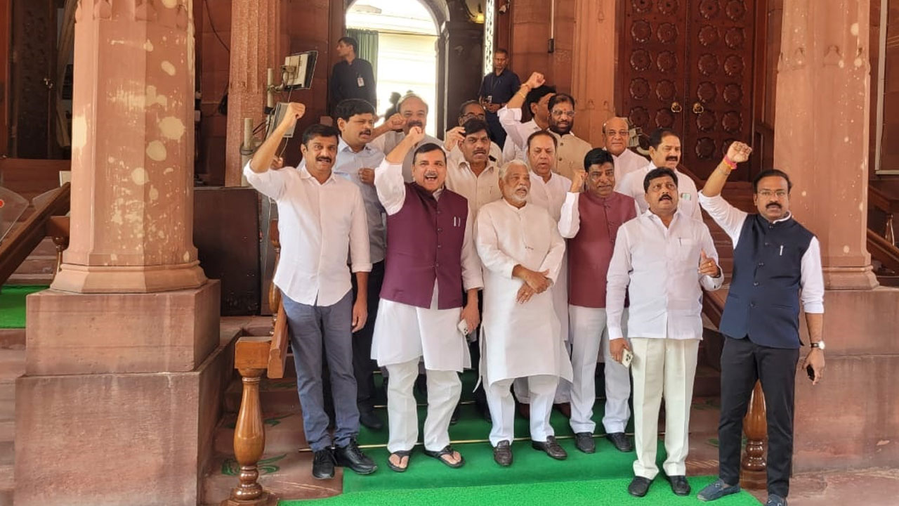 BRS Protest: పార్ల‌మెంట్‌లో బీఆర్ఎస్ ఆందోళ‌న‌.. ఉభ‌య‌స‌భ‌లు వాయిదా