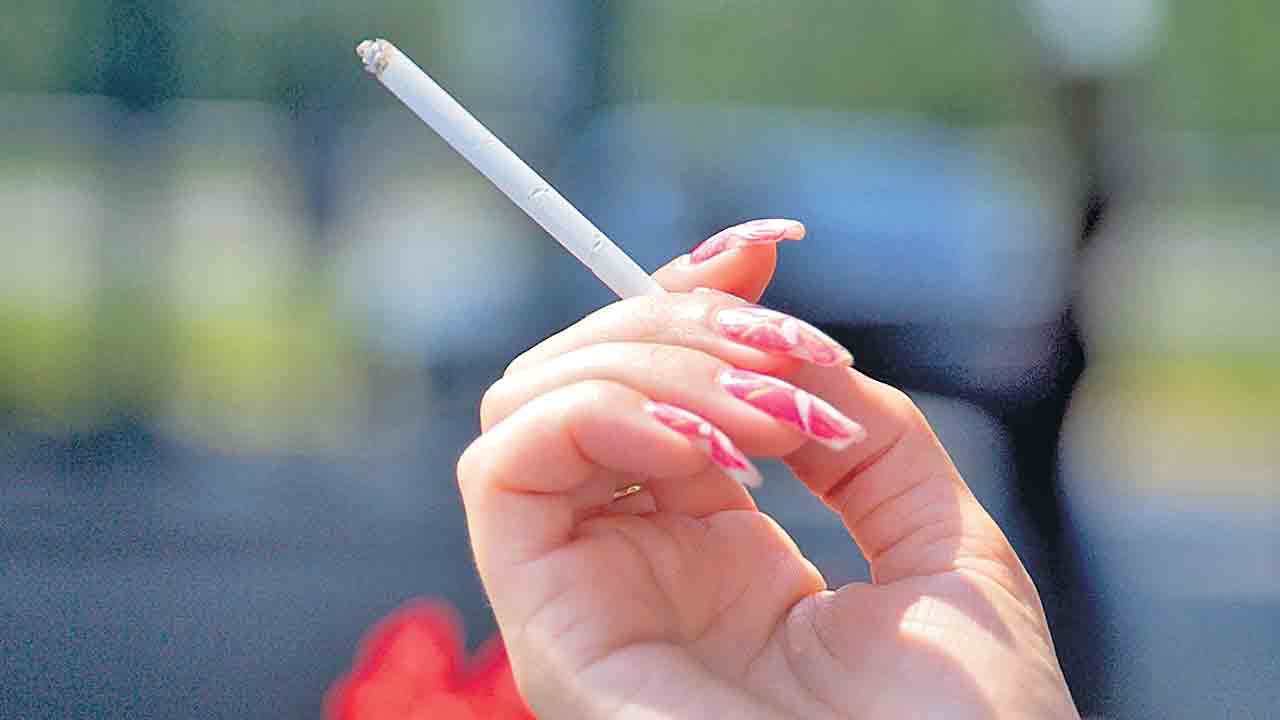 Smoking | అమ్మాయిల కోసం ప్రత్యేకమైన సిగరెట్లు ఉంటాయని చెల్లె అంటోంది.. నిజమేనా?