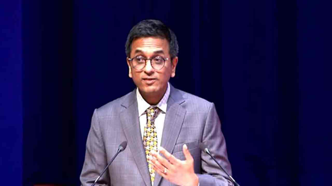 తప్పుడు వార్తల యుగంలో నిజమే బాధితురాలు