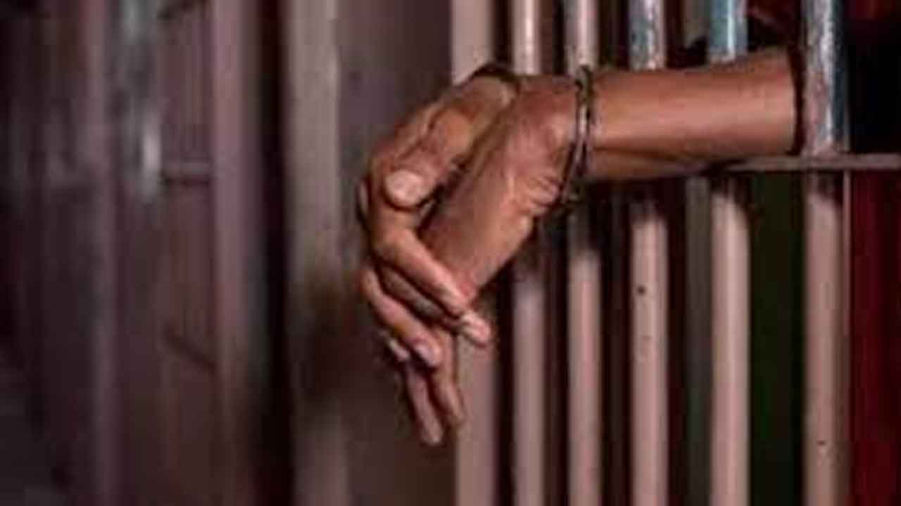 వ్యభిచారం కేసులో ఇద్దరికి మూడేండ్ల జైలు