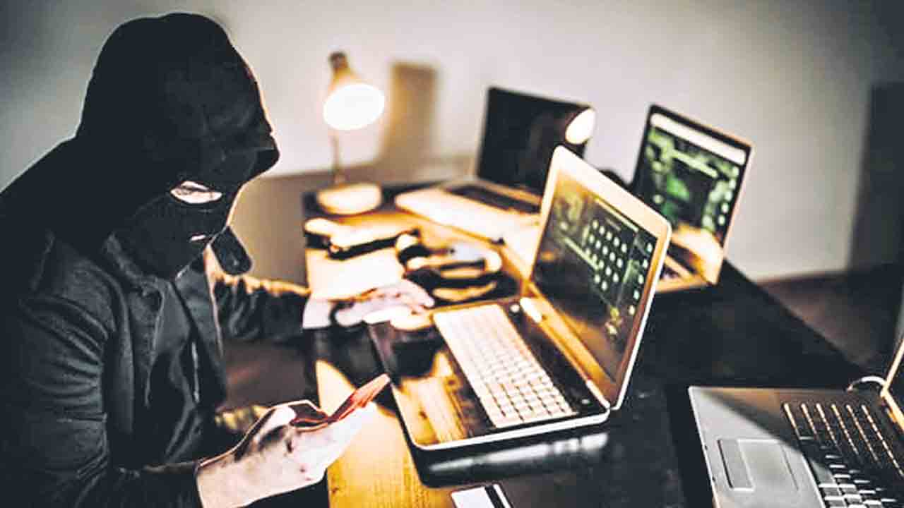 భారత్‌లో 1.8 కోట్ల మంది డాటా చోరీ