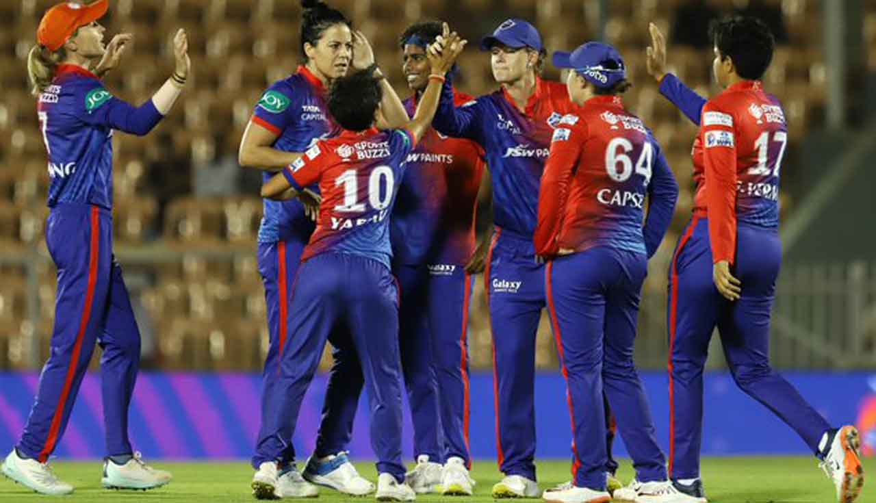DC vs GG | తొలి ఓవర్లోనే వికెట్ తీసిన మరిజానే.. సోఫీ ఔట్