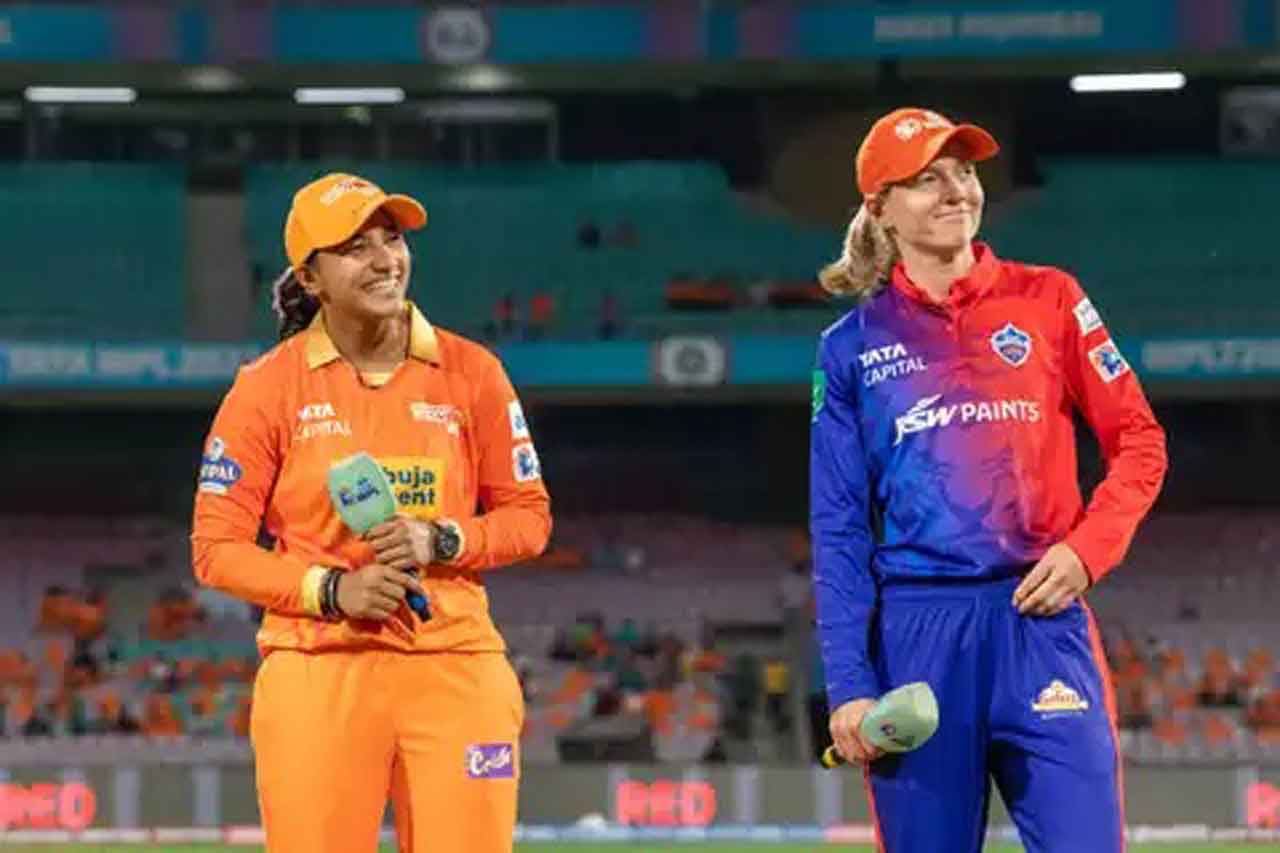 DC vs GG | టాస్ గెలిచి ఫీల్డింగ్ తీసుకున్న ఢిల్లీ క్యాపిటల్స్