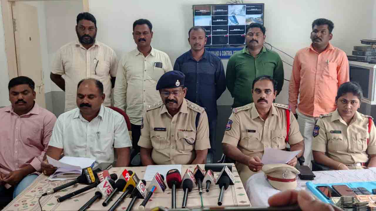 Mahabubabad | మ‌హ‌బూబాబాద్ జిల్లాలో మావోయిస్టుల పేరుతో వ‌సూళ్లు.. రూ. 1.20 ల‌క్ష‌లు సీజ్