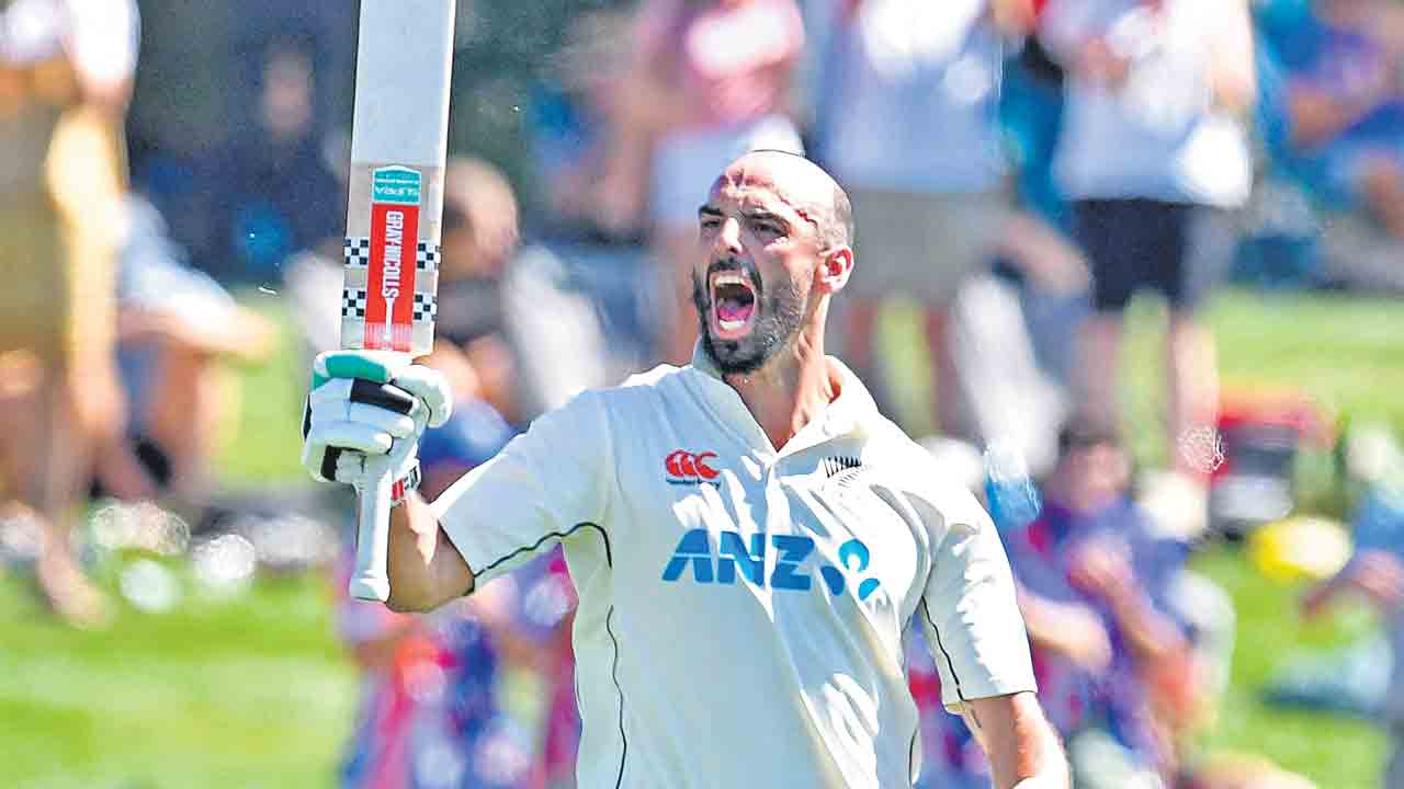 మిచెల్‌ సెంచరీ