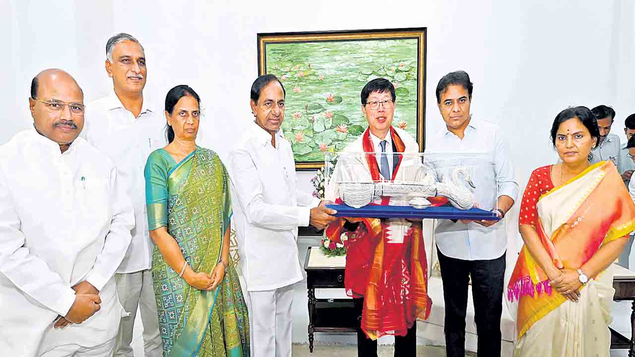 8 ఏండ్ల కష్టానికి ఫలితం.. ఫాక్స్‌కాన్‌