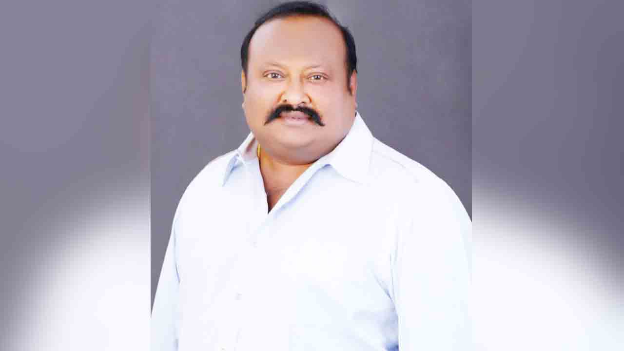 Minister Gangula | మంత్రి గంగుల కమలాకర్కు తృటిలో తప్పిన ప్రమాదం.. కాలికి స్వల్ప గాయం