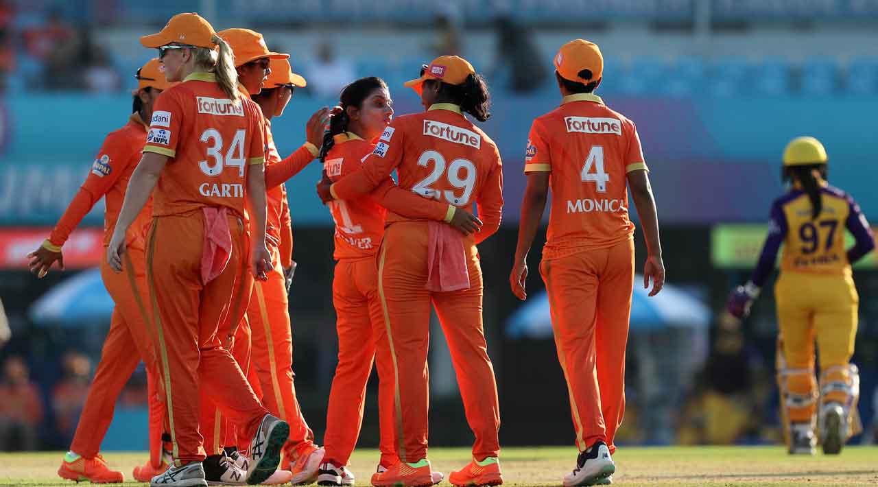 GG vs UPW | దేవిక స్టంపౌట్.. ఒత్తిడిలో యూపీ వారియ‌ర్స్‌