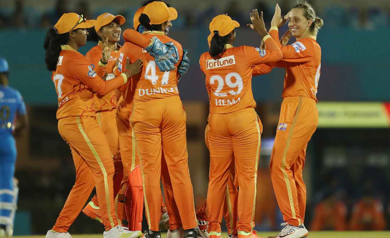 MI vs GG | తొలి వికెట్ కోల్పోయిన‌ ముంబై.. స్కోర్ ఎంతంటే..?