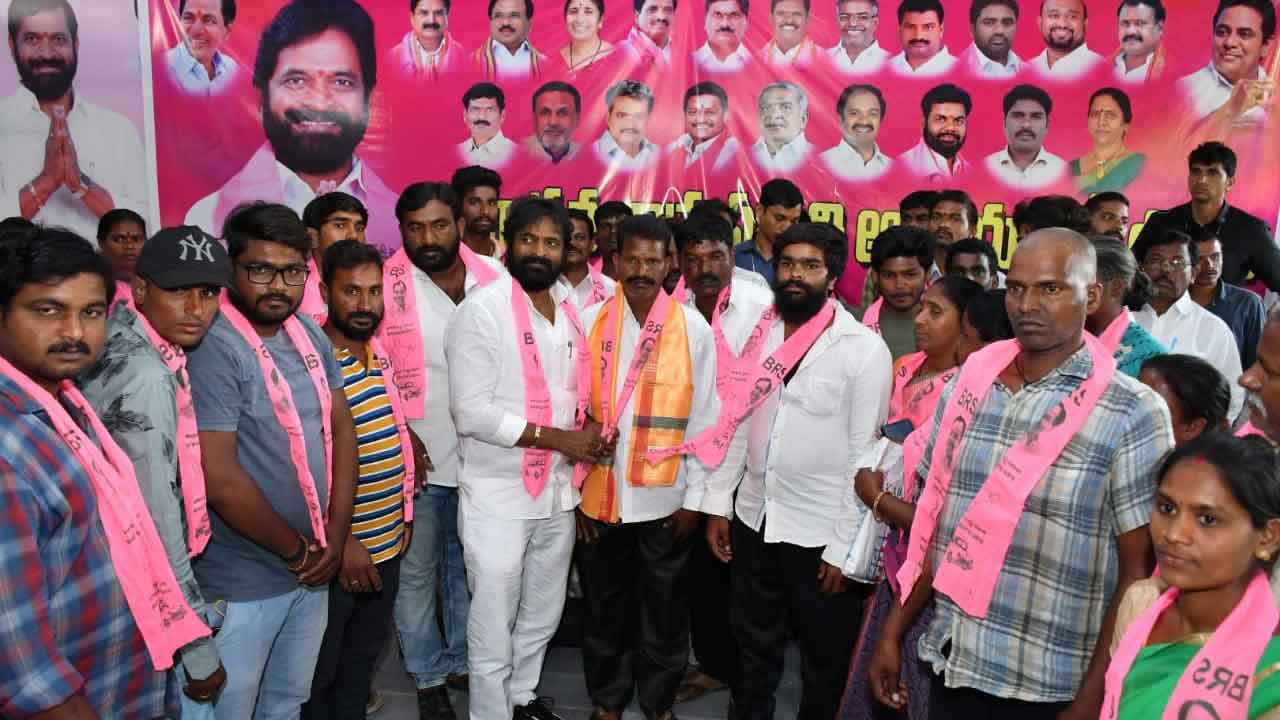 అభివృద్ధి, సంక్షేమాన్ని చూసే గులాబీ గూటికి..