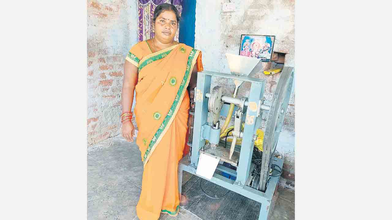 స్వావలంబన దిశగా సంధ్యారాణి