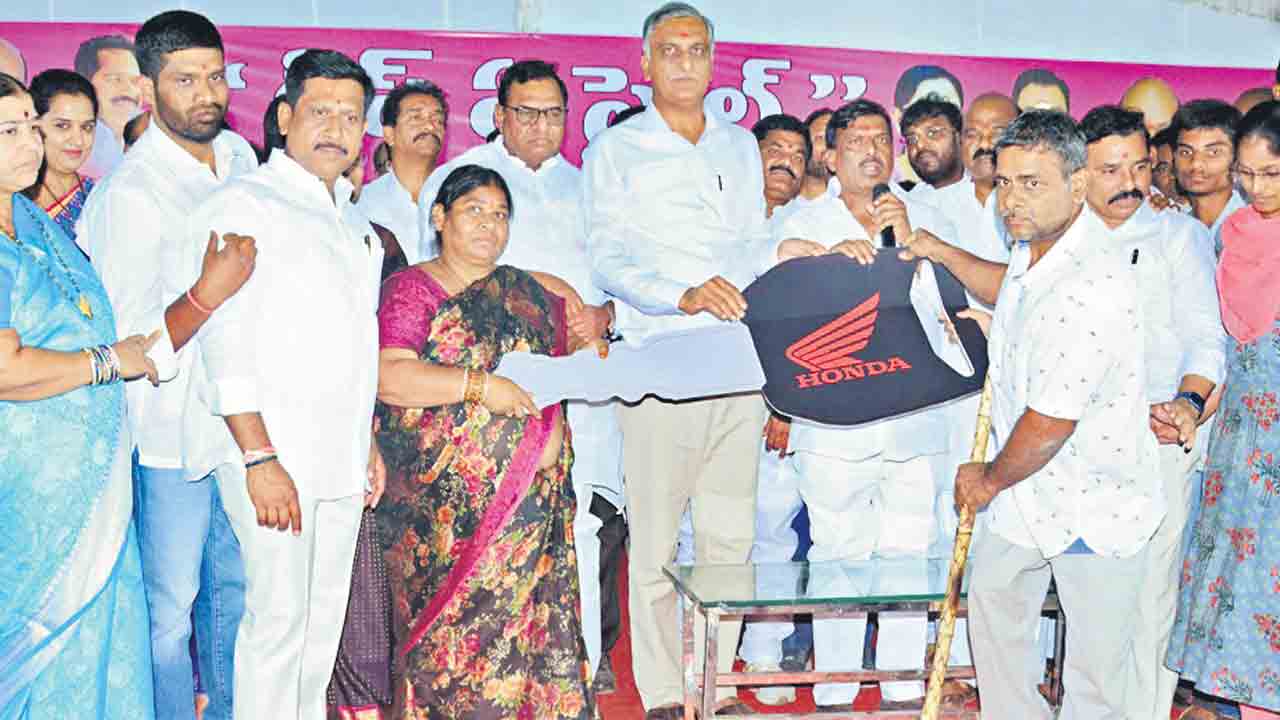 దివ్యాంగుల సంక్షేమానికి పెద్దపీట