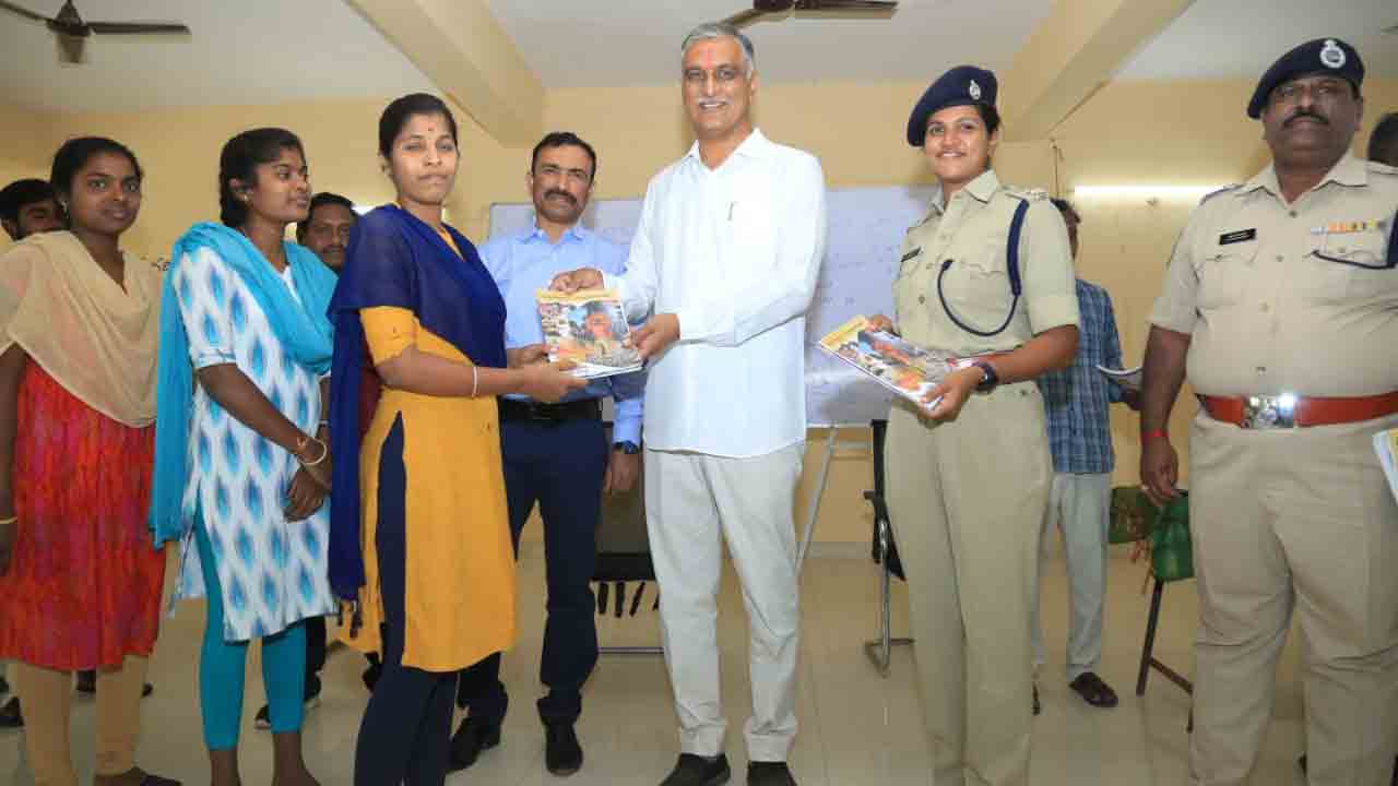 సిద్దిపేట జిల్లాకు మంచి పేరు తీసుకురావాలి.. ఉద్యోగార్థుల‌ను కోరిన హ‌రీశ్‌రావు