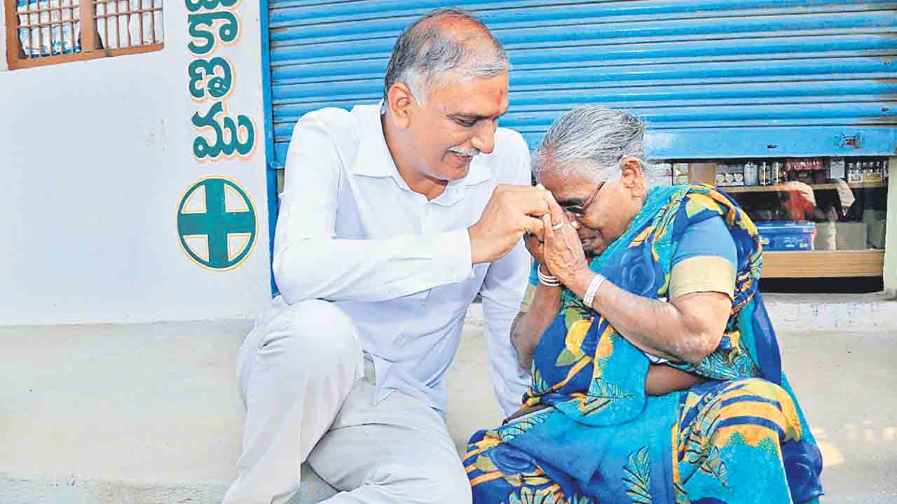 Harish Rao | దూప తీర్చిండ్రు బిడ్డా!.. హరీశ్ రావుతో ఆనందం పంచుకున్న అవ్వ.. సోషల్‌మీడియాలో వీడియో వైరల్‌