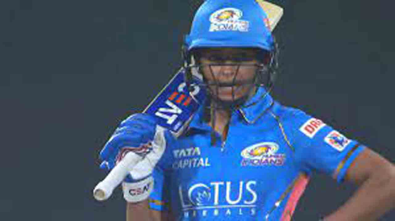 MI vs UPW | హ‌ర్మ‌న్‌ప్రీత్‌ను బౌల్డ్ చేసిన ఎకిల్‌స్టోన్.. ముంబై స్కోర్ ఎంతంటే..?