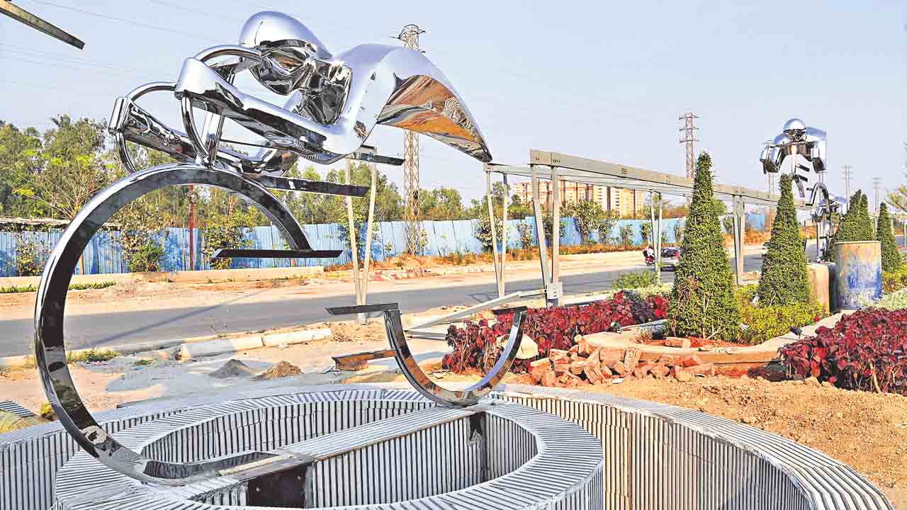 Hyderabad | ఔటర్‌ రింగ్‌ రోడ్డు చుట్టూ సైకిల్‌ ట్రాక్‌.. జర్మనీ, దక్షిణా కొరియా తర్వాత హైదరాబాద్‌లోనే