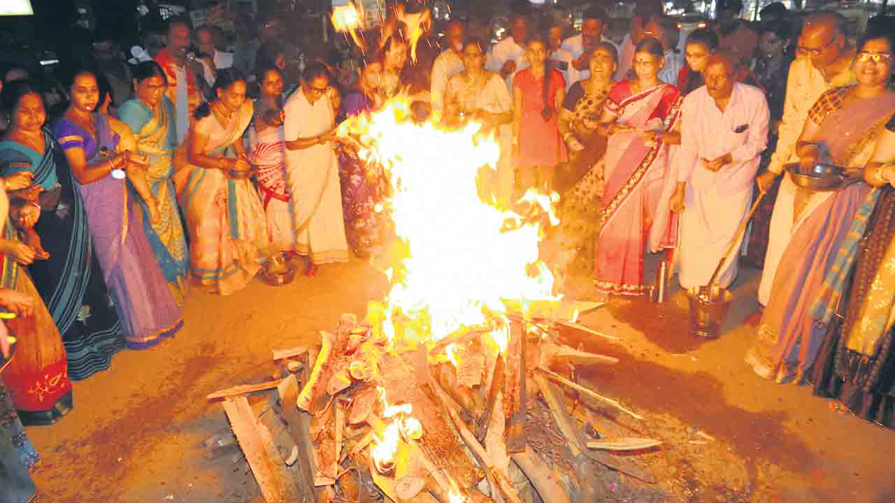 కామ దహనం
