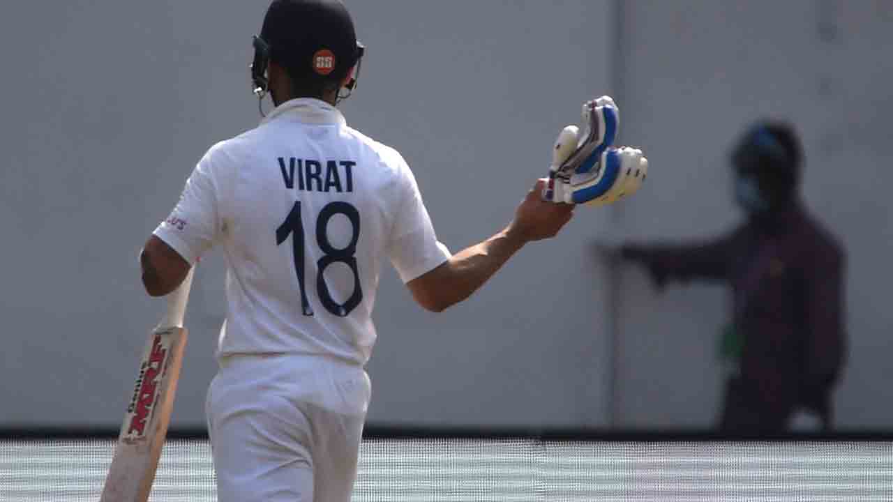 IND vs AUS: కుప్పకూలిన టీమ్ఇండియా.. విరాట్ కోహ్లీ ఔట్