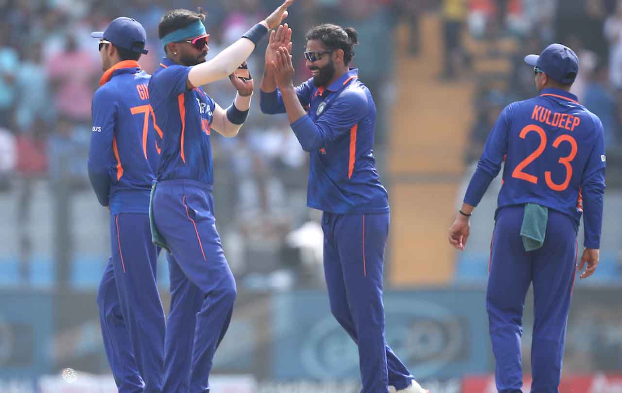 IND vs AUS | అబాట్ ఔట్… ఆలౌట్ ప్ర‌మాదంలో ఆసీస్‌.. స్కోర్ ఎంతంటే?