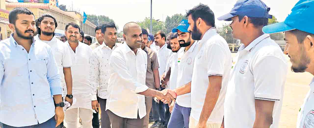 హోరాహోరీగా ఇండస్ట్రియల్‌ క్రికెట్‌ టోర్నీ