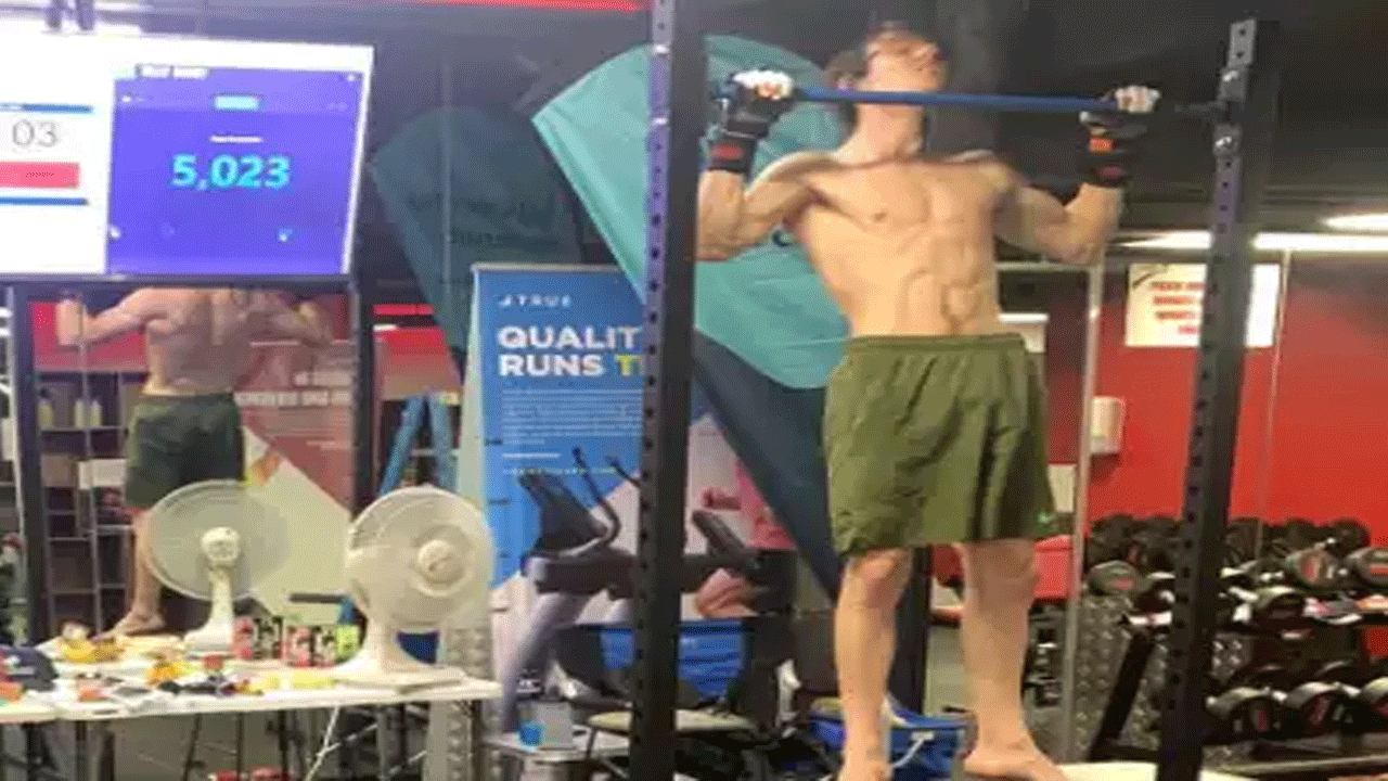 Guinness World Record : 24 గంటల్లో 8008 పుల్అప్స్..!