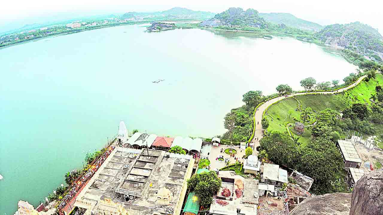 పుష్కలంగా పెరుగుతున్న భూగర్భజలాలు