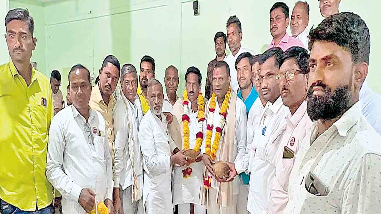 కేసీఆర్‌ సభకు తరలిరావాలి