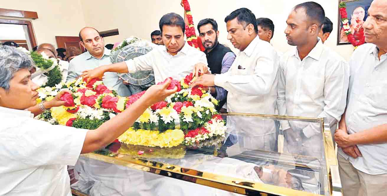 విజయరామారావుకు ప్రముఖుల నివాళి