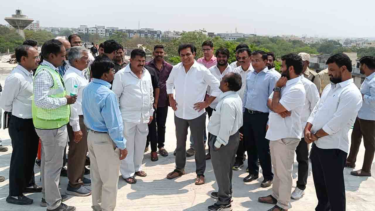 Hyderabad | స్టీల్ బ్రిడ్జిని మూడు నెల‌ల్లో పూర్తి చేయాలి.. అధికారుల‌కు మంత్రి కేటీఆర్ ఆదేశం