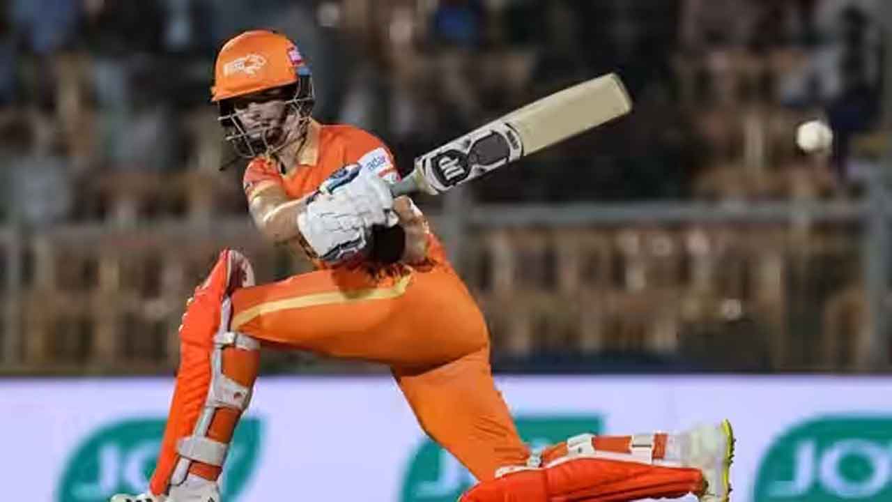 RCB vs GG | లారా వొల్వార్డ్ హాఫ్ సెంచ‌రీ.. గుజ‌రాత్ స్కోర్ ఎంతంటే..?