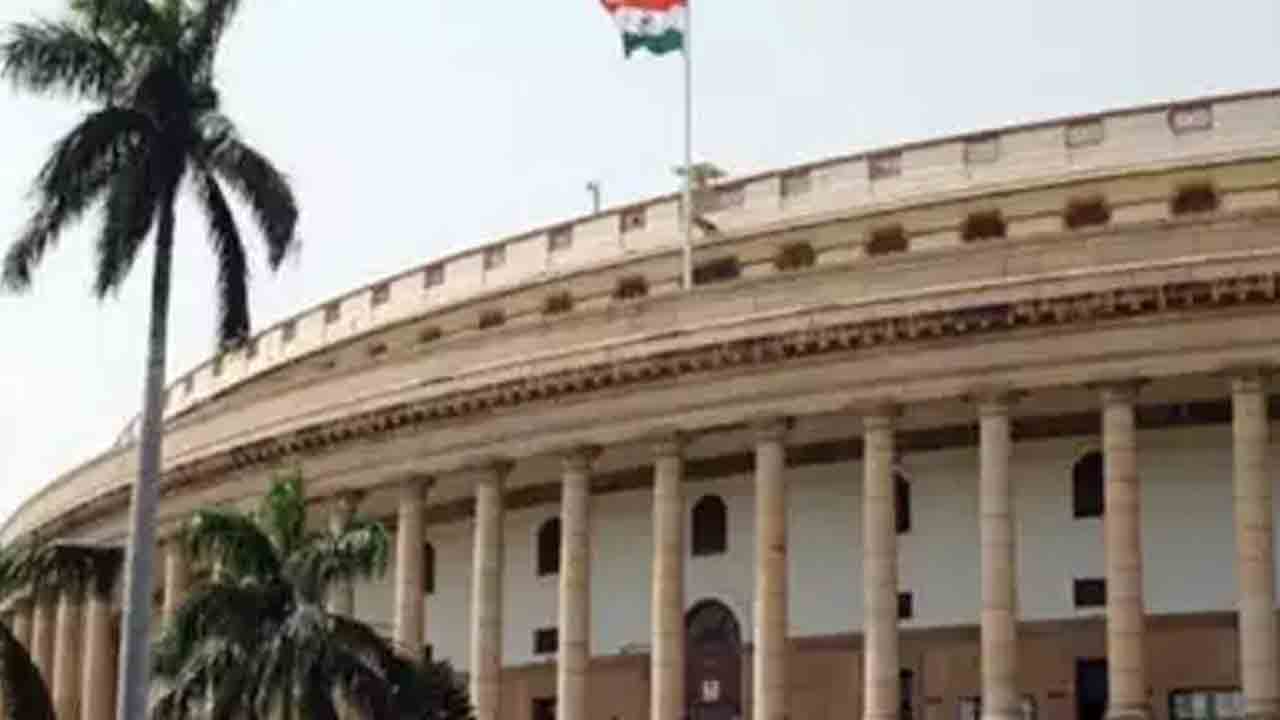 చర్చ లేకుండానే బడ్జెట్‌కు లోక్‌సభ ఆమోదం