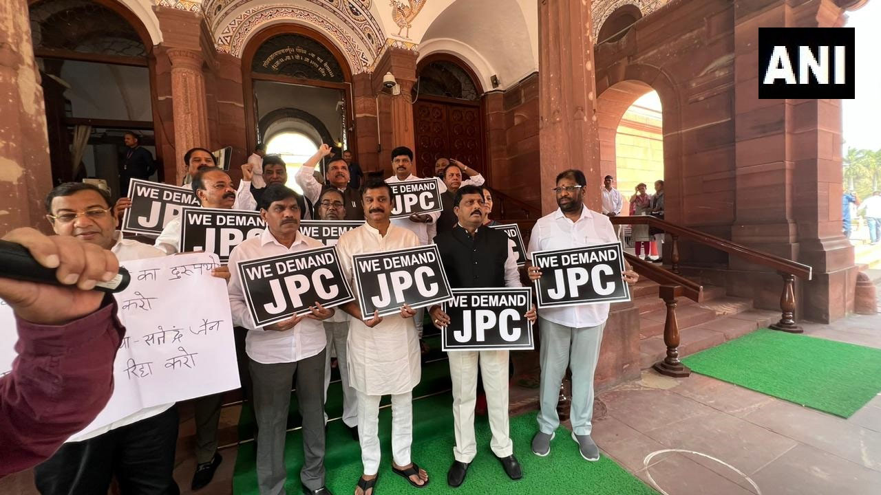 Loksabha: లోక్‌స‌భ‌లో విప‌క్షాల ఆందోళ‌న‌.. మ‌ధ్యాహ్నం 2 గంట‌ల వ‌ర‌కు వాయిదా