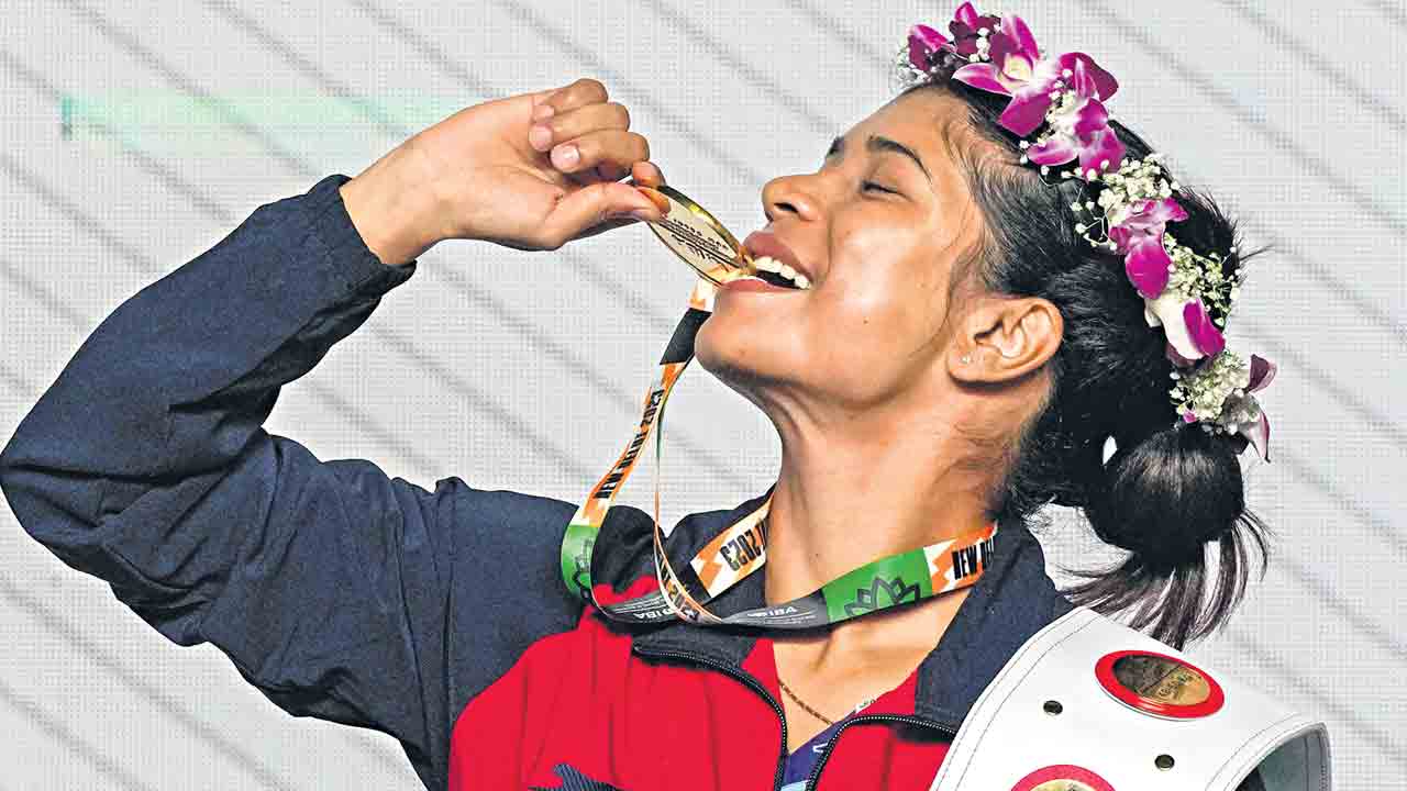 Nikhat Zareen |  బాక్సింగ్‌ ప్రపంచ చాంపియన్‌షిప్‌లో సత్తాచాటిన తెలంగాణ బాక్సర్‌.. నిఖత్‌ పసిడిపంచ్‌