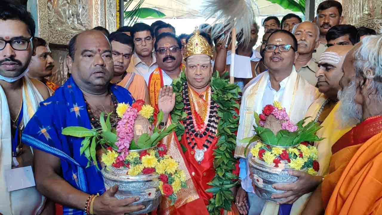 నయనానందం.. రథోత్సవం