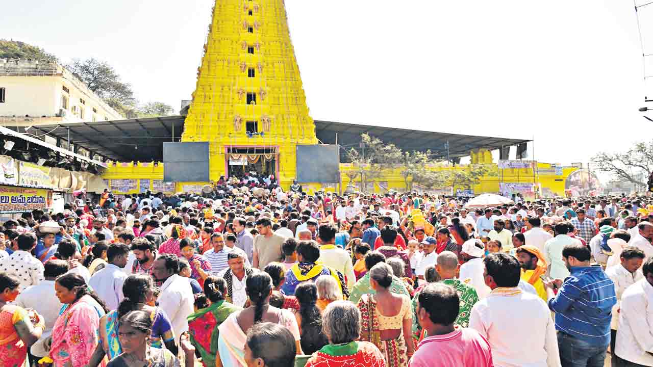 మల్లన్నకు కాసుల గలగల.. పెరిగిన ఆర్జిత సేవలు హుండీ ఆదాయం