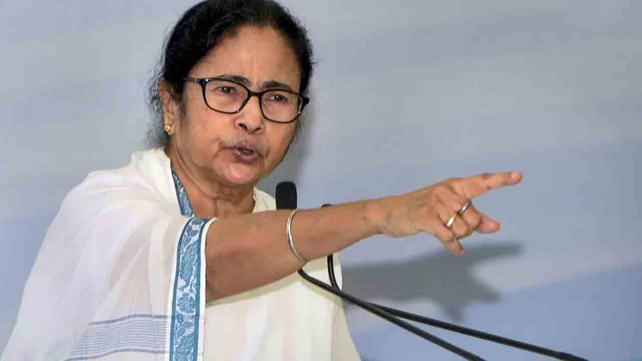 లోకసభ ఎన్నికల్లో మమత ఒంటరి పోరు