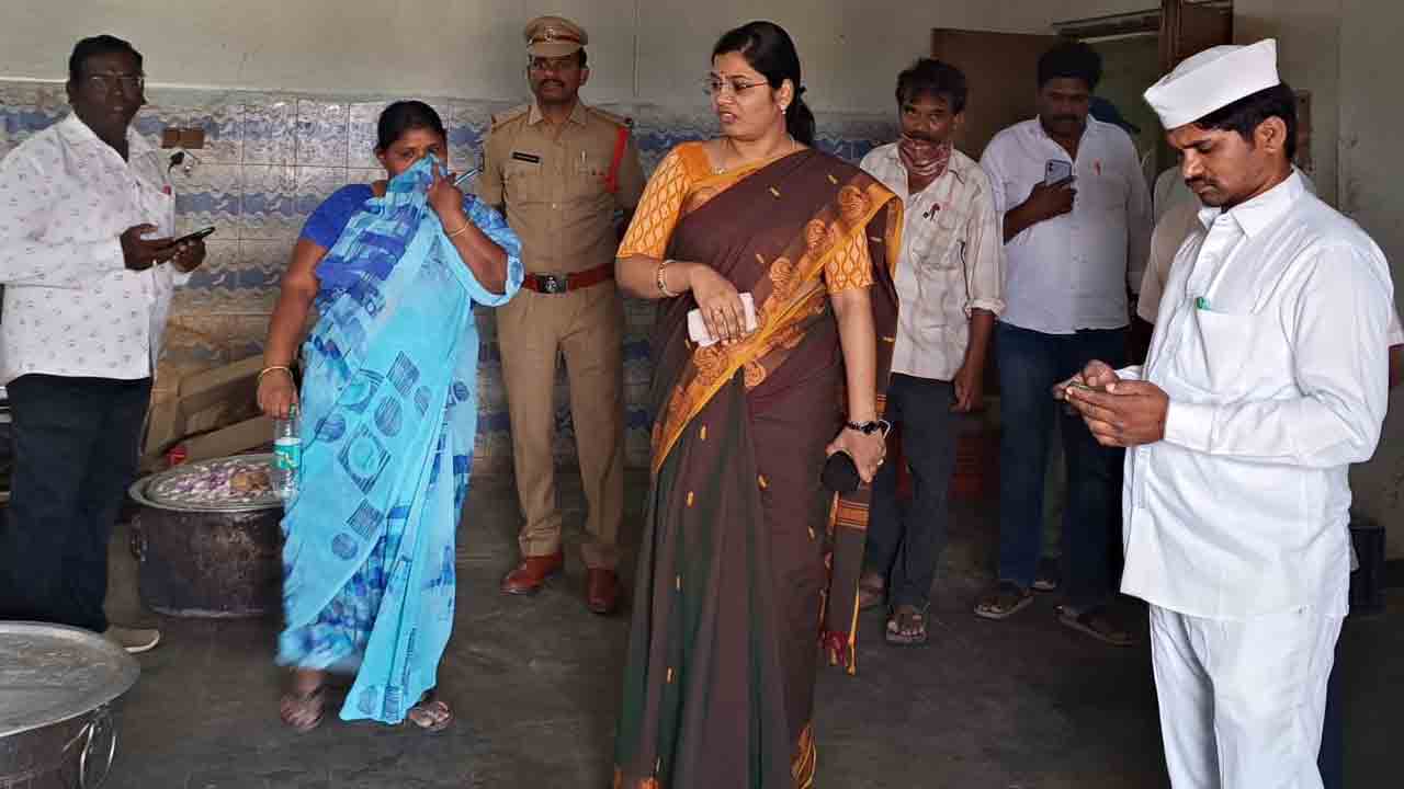 చట్టాలను తెలుసుకోవాలి