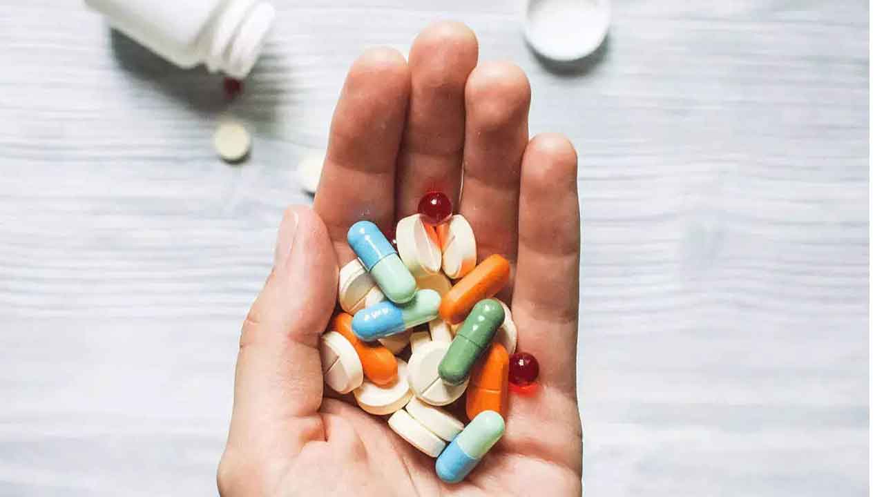 మందుల అమ్మకాలకు ప్రిస్క్రిప్షన్‌, ఫార్మాసిస్ట్‌ తప్పనిసరి