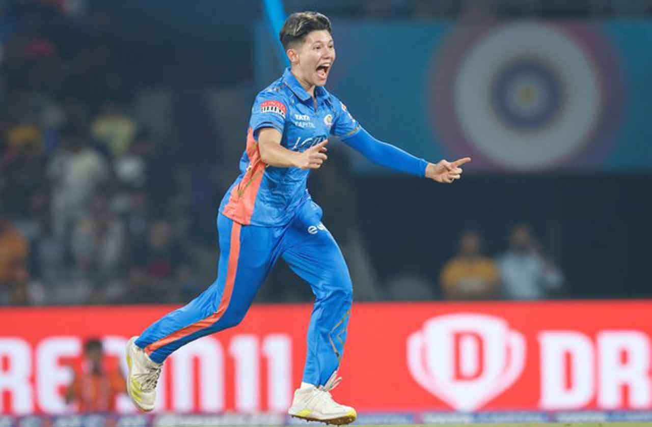 WPL 2023 | మూడు వికెట్లు కోల్పోయిన గుజ‌రాత్.. రిటౌర్డ్ హ‌ర్ట్‌గా మైదానం వీడిన కెప్టెన్ మూనీ