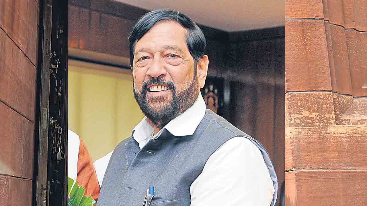 పుణే బీజేపీ ఎంపీ గిరీశ్‌ బాపట్‌ కన్నుమూత