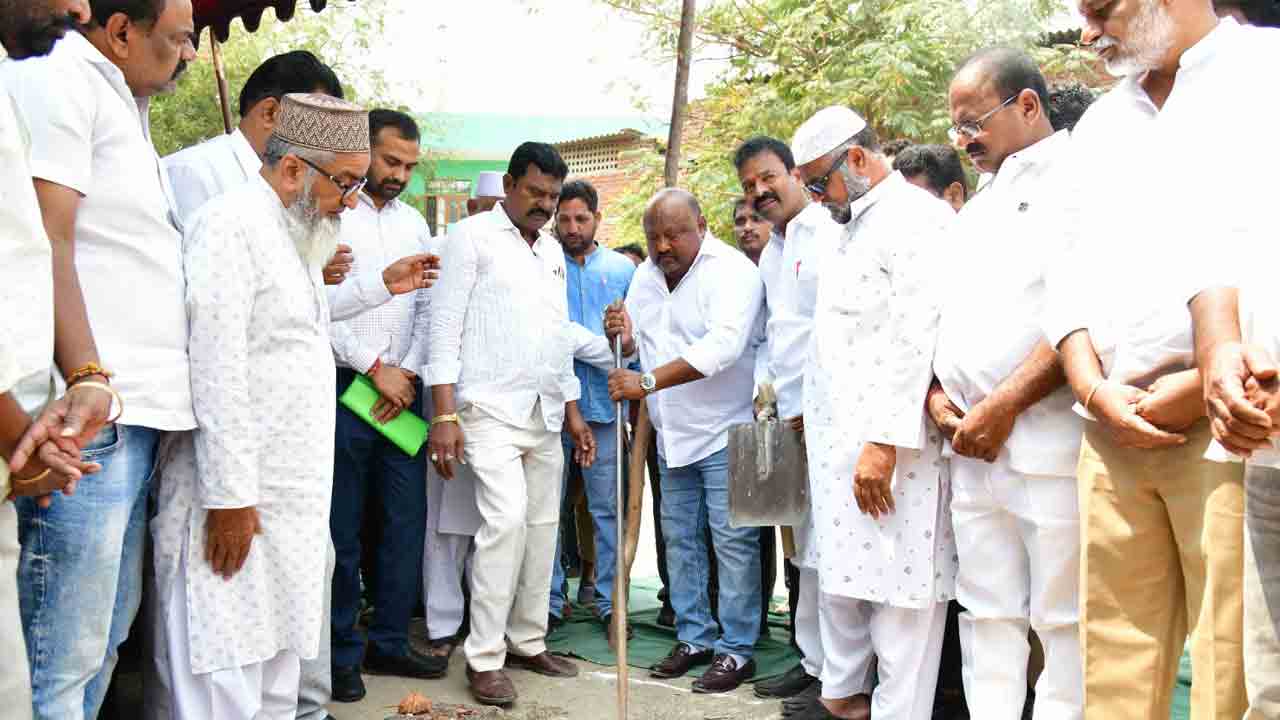 Minister Gangula Kamalakar | తెలంగాణలో కార్పొరేట్కు దీటుగా ప్రభుత్వ విద్య : మంత్రి గంగుల కమలాకర్